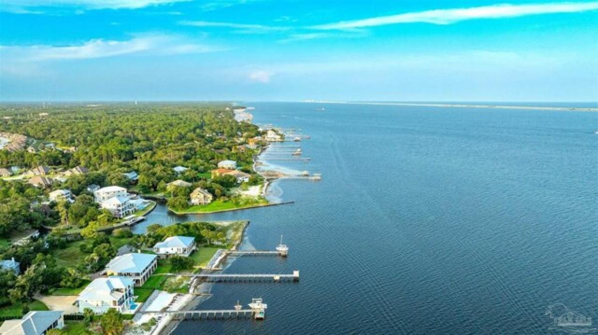 Picture of Residential Land For Sale in Gulf Breeze, Florida, United States