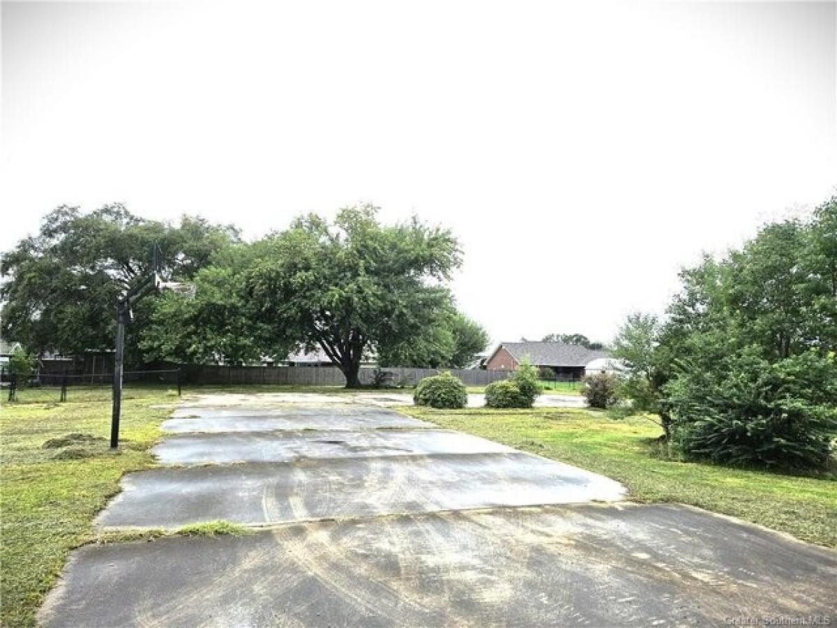 Picture of Residential Land For Sale in Sulphur, Louisiana, United States