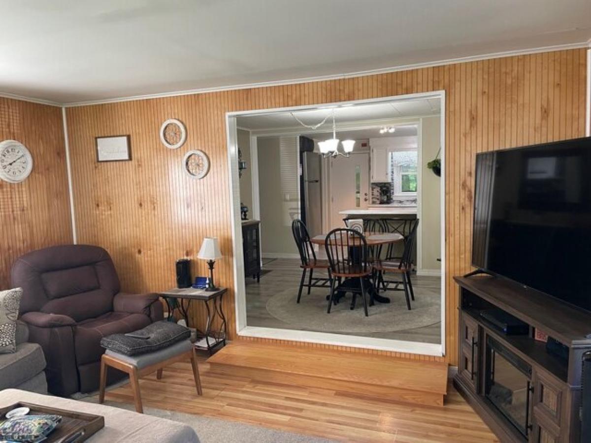 Picture of Home For Sale in Nashua, New Hampshire, United States