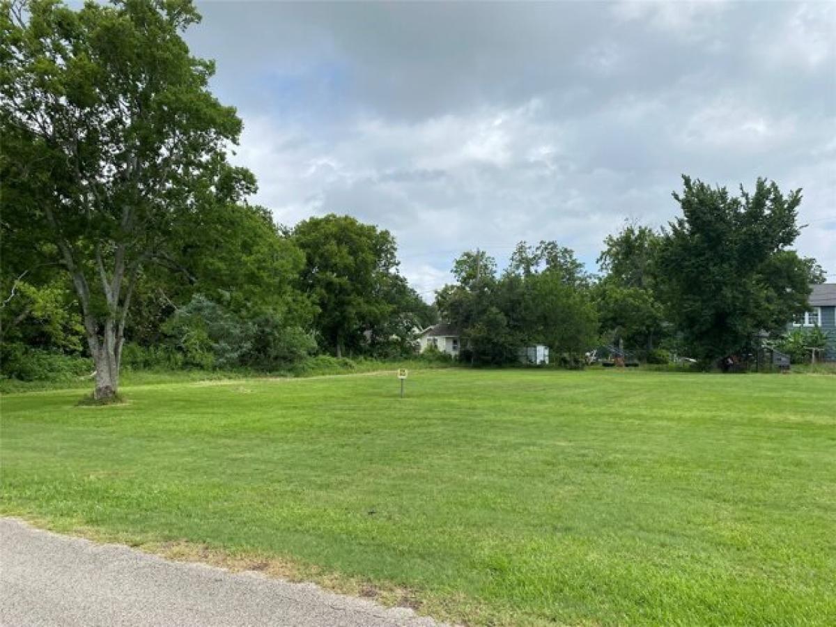 Picture of Residential Land For Sale in La Porte, Texas, United States