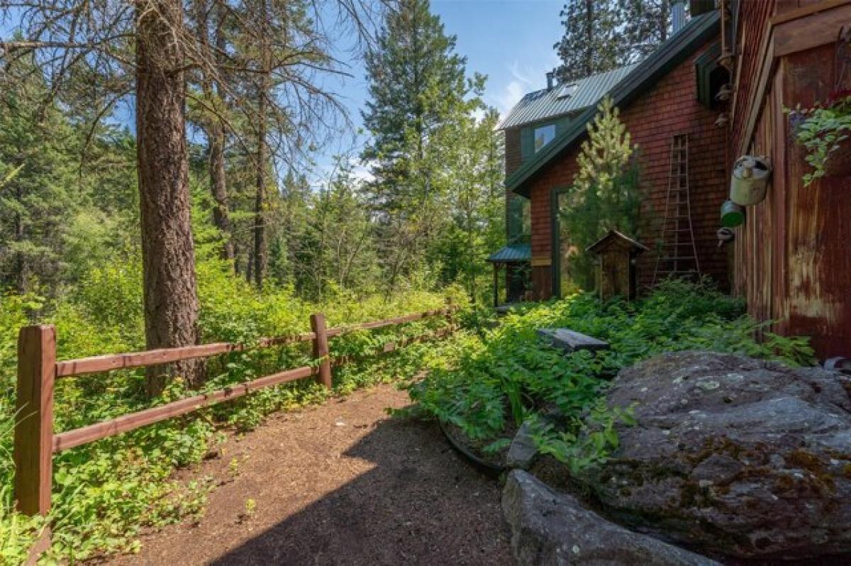 Picture of Home For Sale in Bigfork, Montana, United States