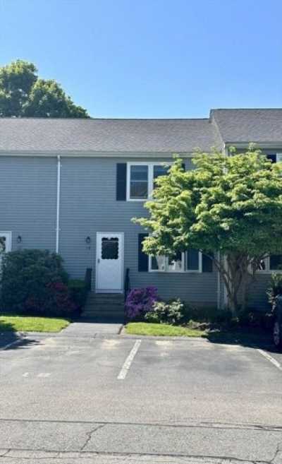 Home For Sale in North Attleboro, Massachusetts