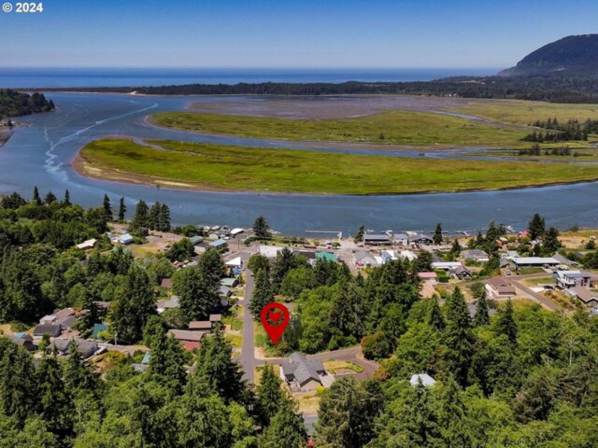 Picture of Residential Land For Sale in Wheeler, Oregon, United States