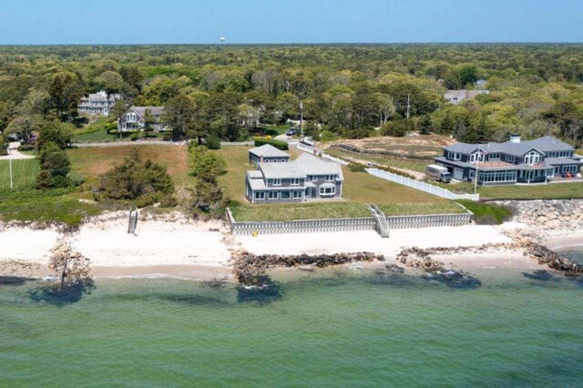 Picture of Home For Sale in Harwich Port, Massachusetts, United States