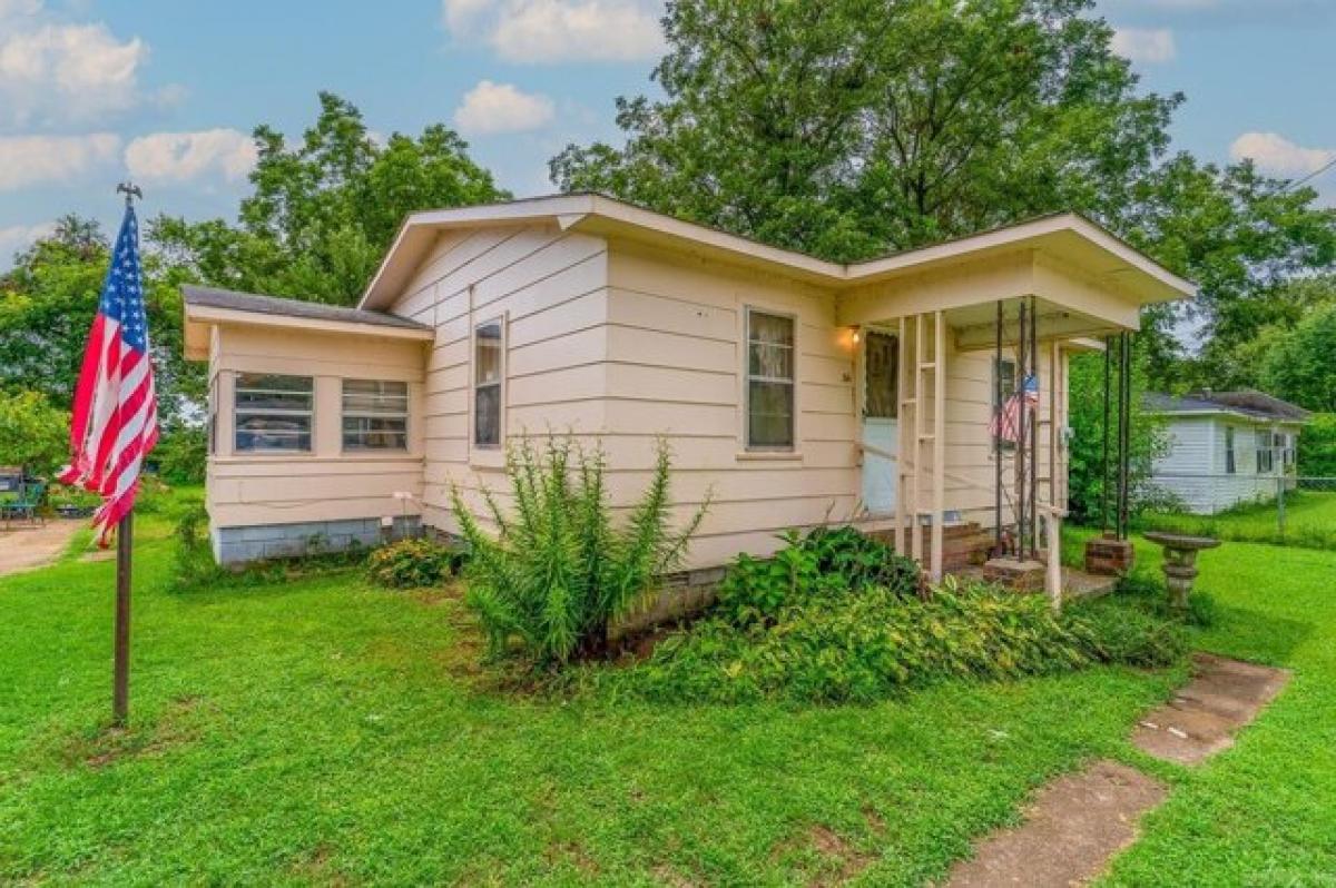 Picture of Home For Sale in Hoxie, Arkansas, United States