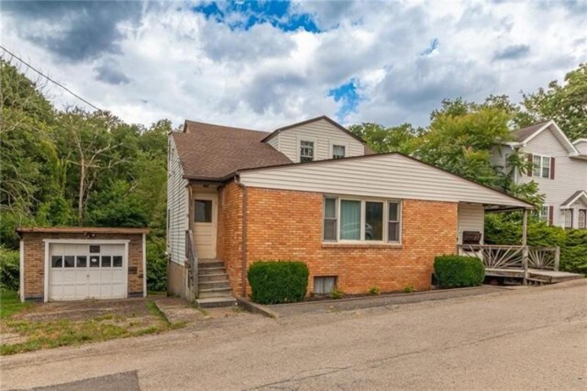 Picture of Home For Sale in Aliquippa, Pennsylvania, United States