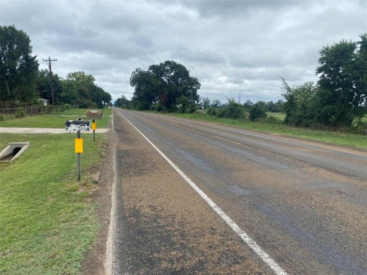 Picture of Residential Land For Sale in Crockett, Texas, United States