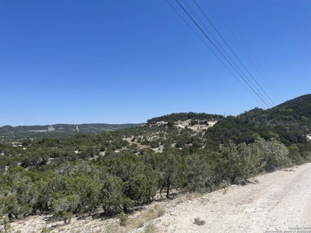 Picture of Residential Land For Sale in Pipe Creek, Texas, United States