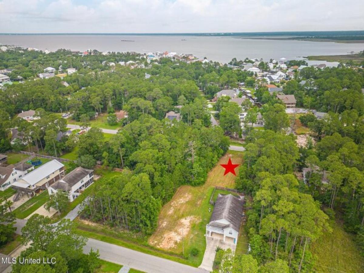 Picture of Residential Land For Sale in Pass Christian, Mississippi, United States