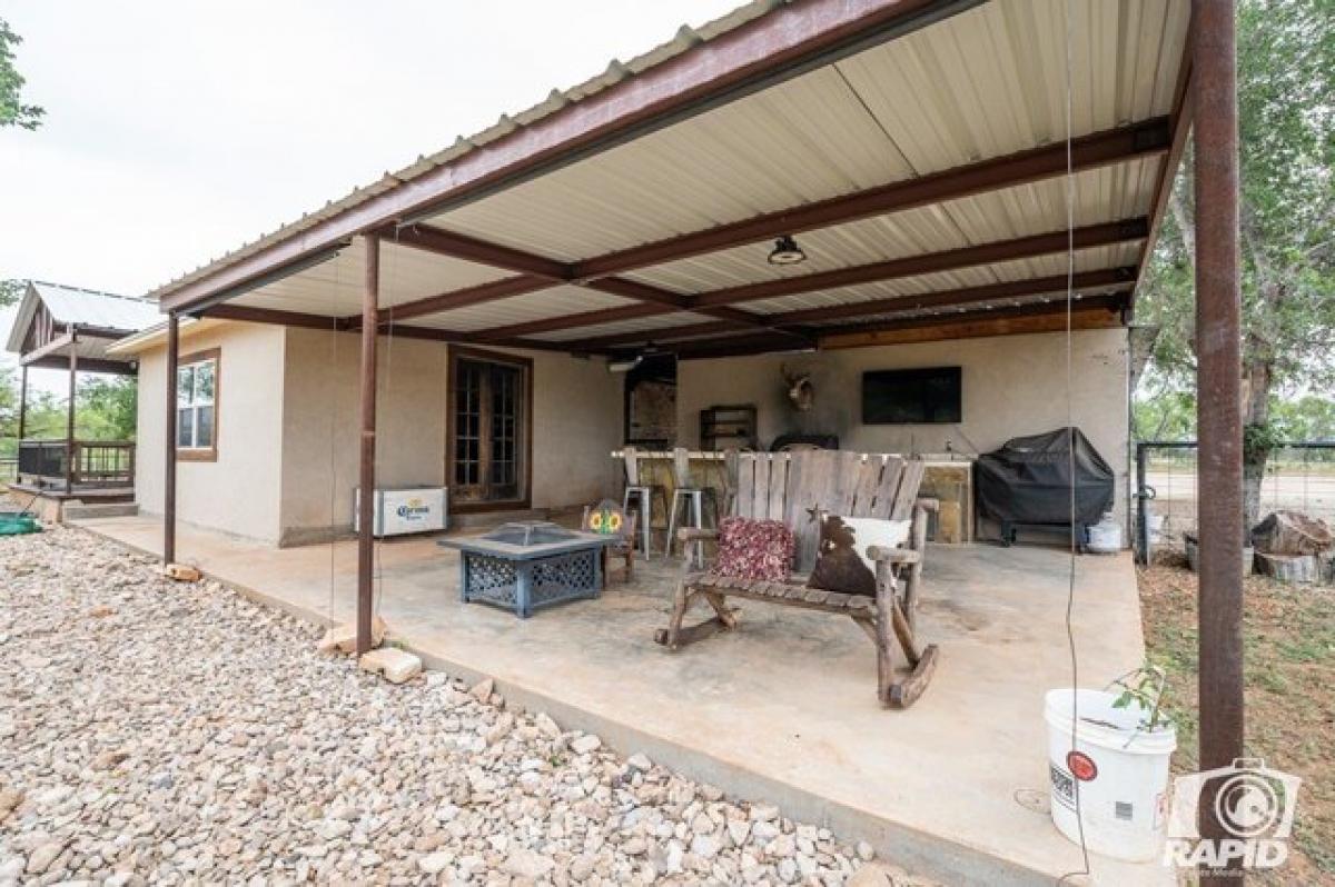 Picture of Home For Sale in Bronte, Texas, United States