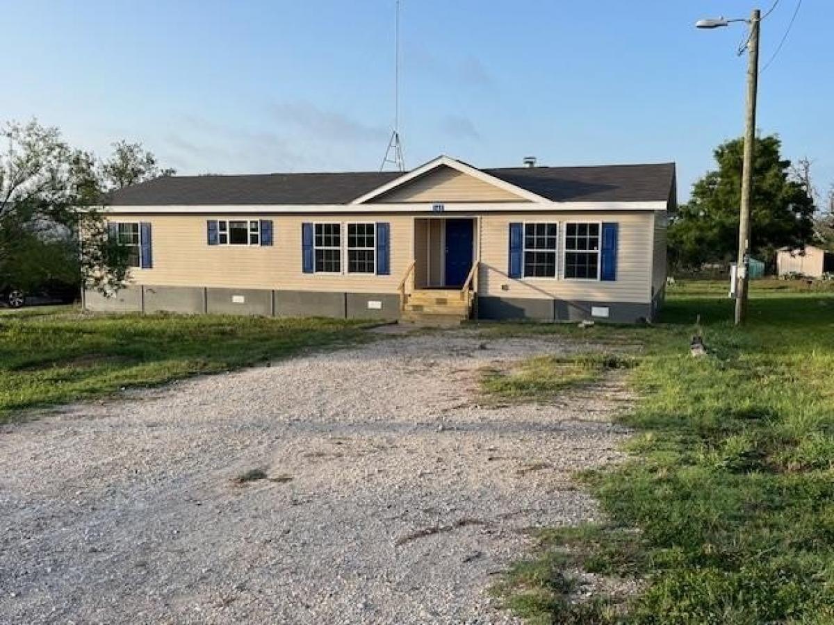 Picture of Home For Sale in Harper, Texas, United States