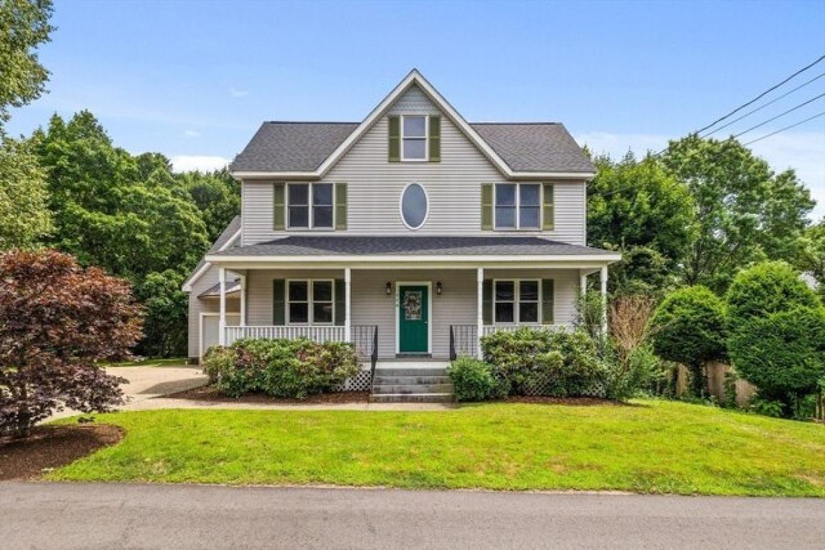 Picture of Home For Sale in Needham, Massachusetts, United States