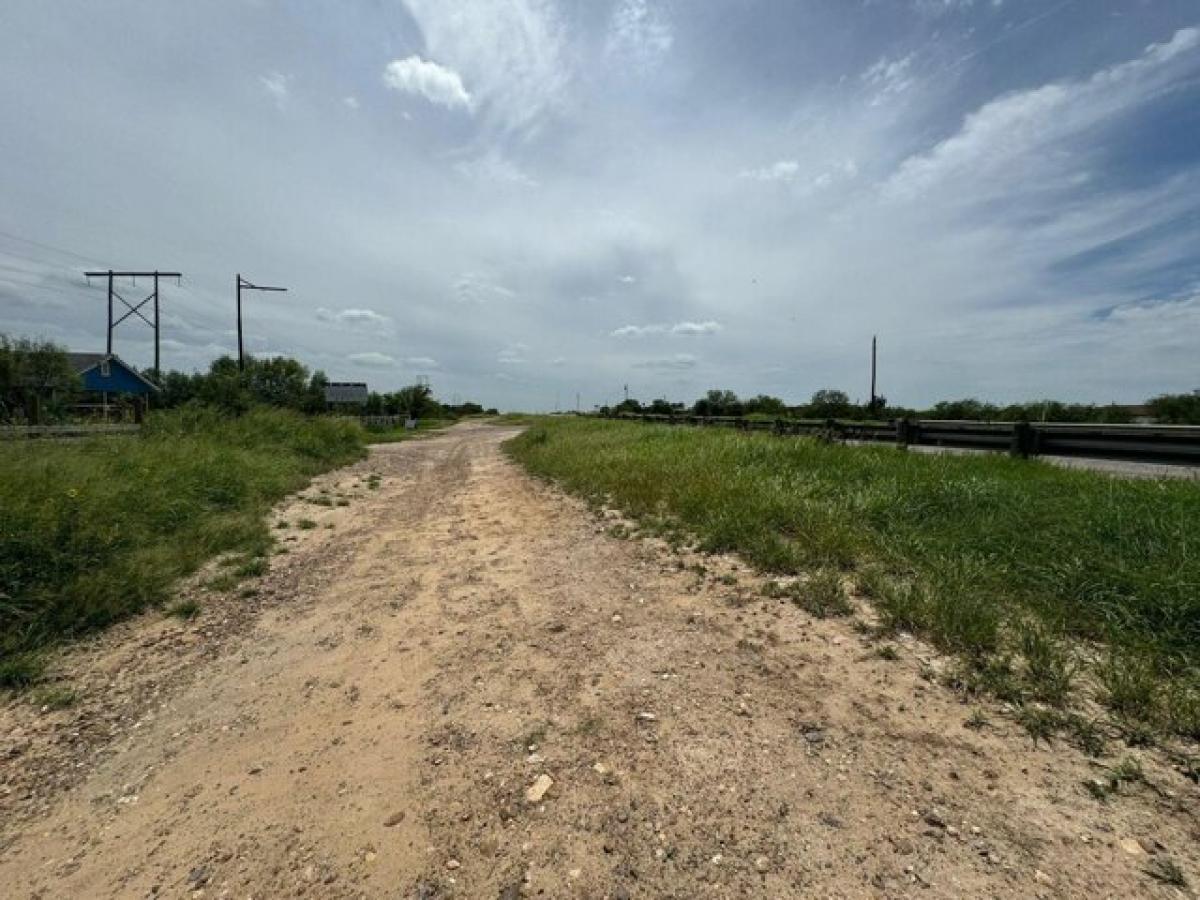 Picture of Residential Land For Sale in Laredo, Texas, United States