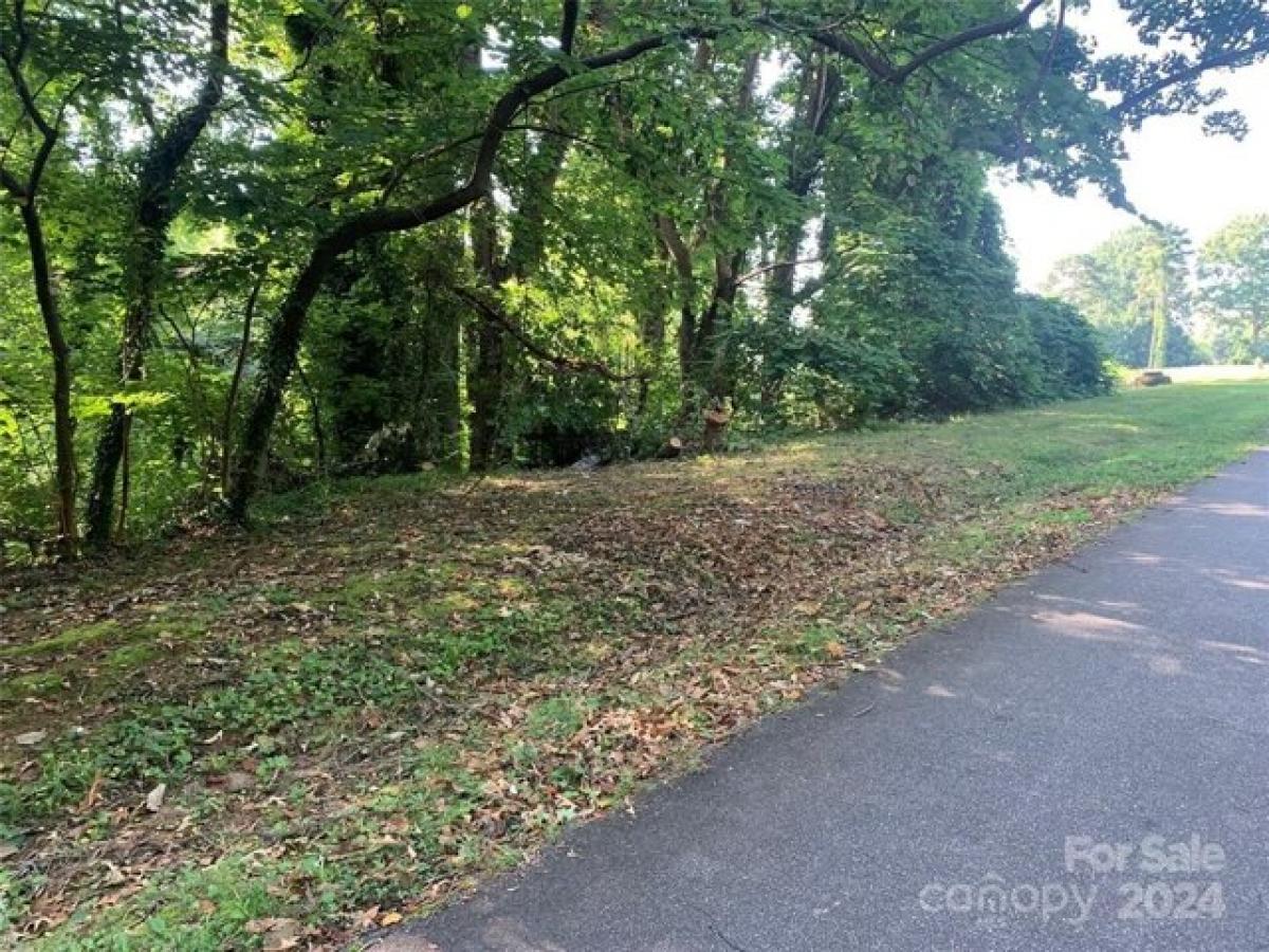 Picture of Residential Land For Sale in Hickory, North Carolina, United States