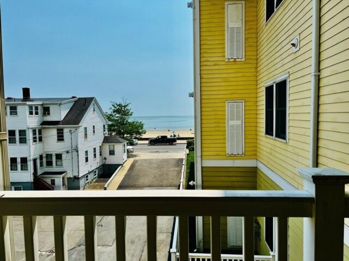 Picture of Home For Sale in Revere, Massachusetts, United States