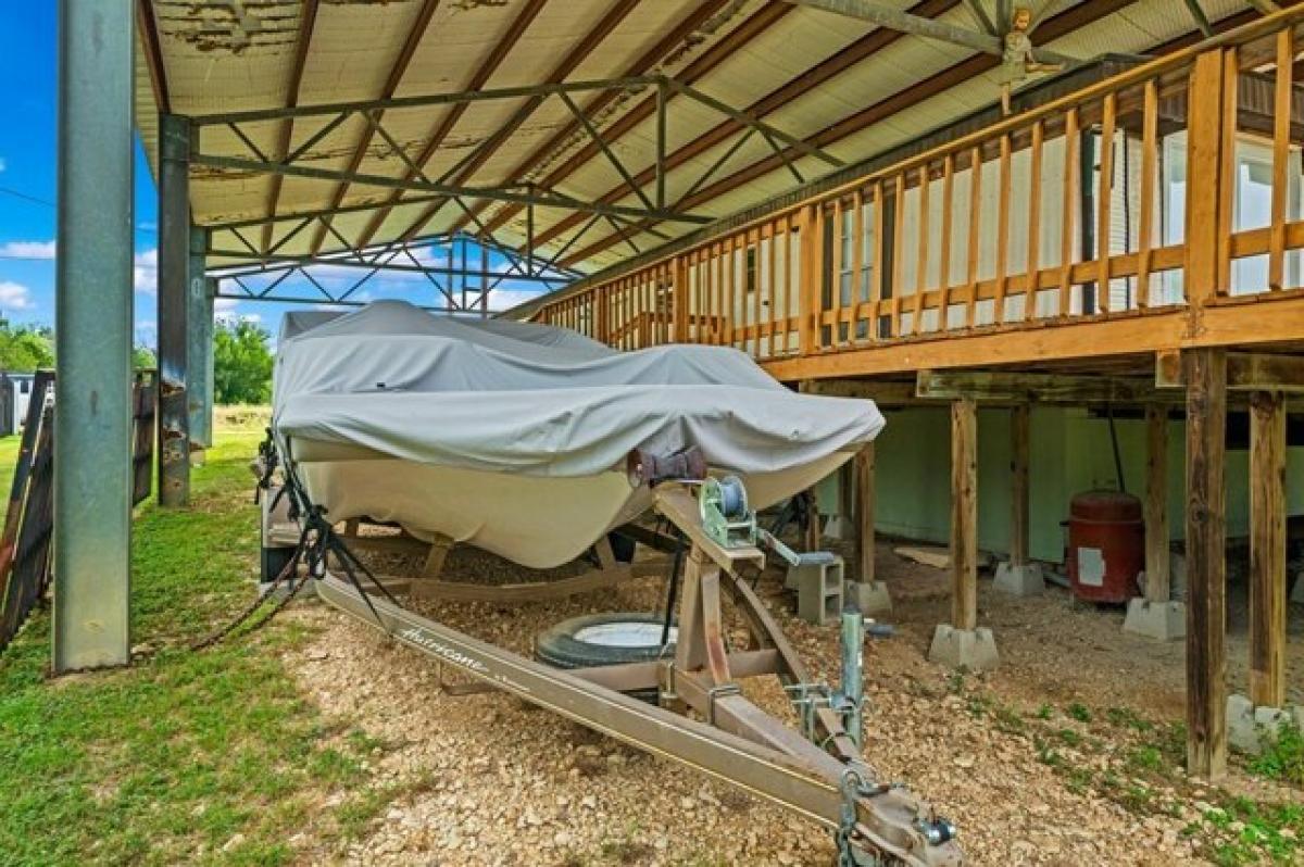 Picture of Home For Sale in Bandera, Texas, United States