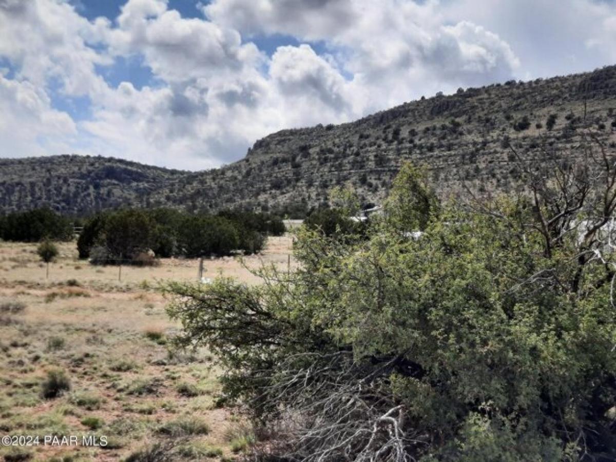 Picture of Residential Land For Sale in Seligman, Arizona, United States