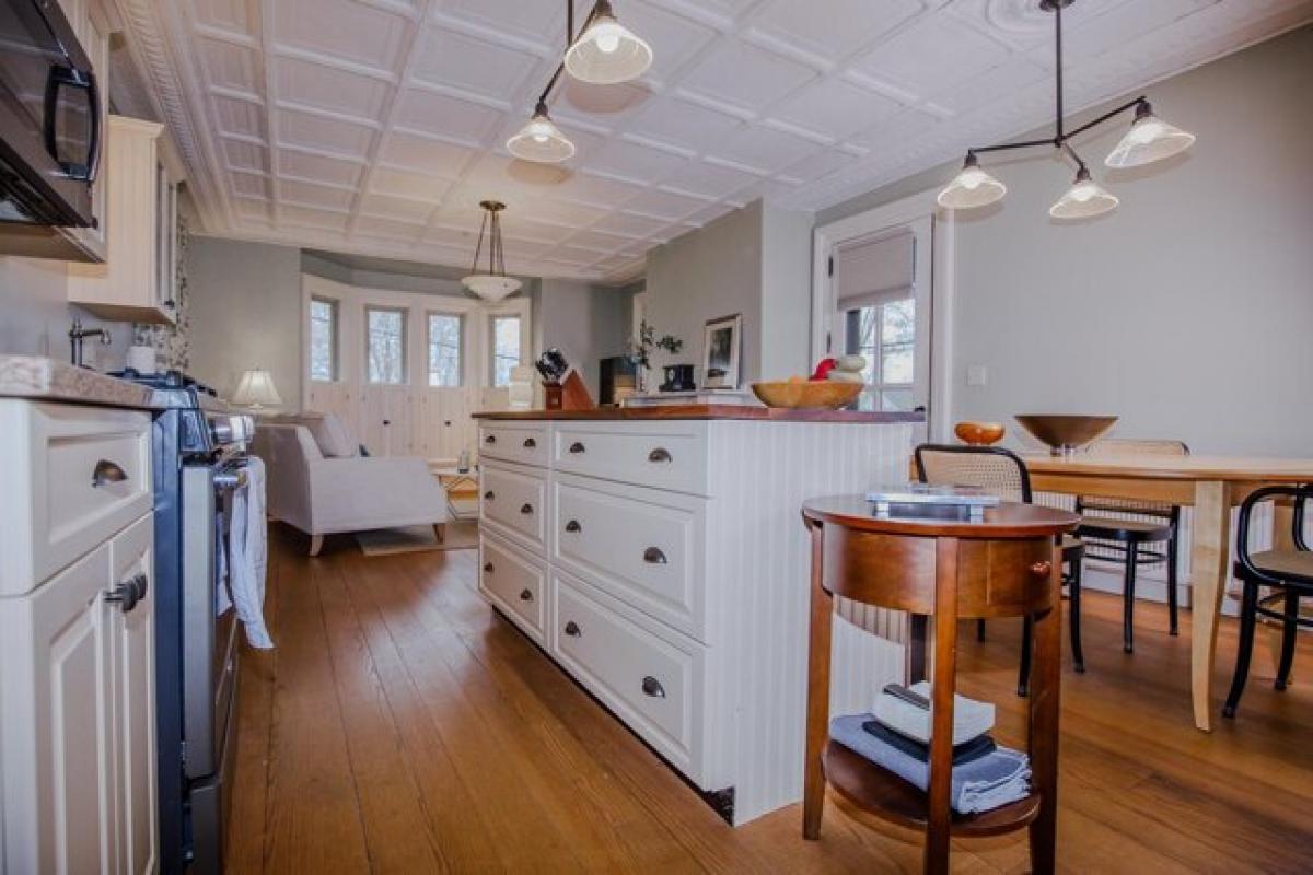 Picture of Home For Sale in Hallowell, Maine, United States