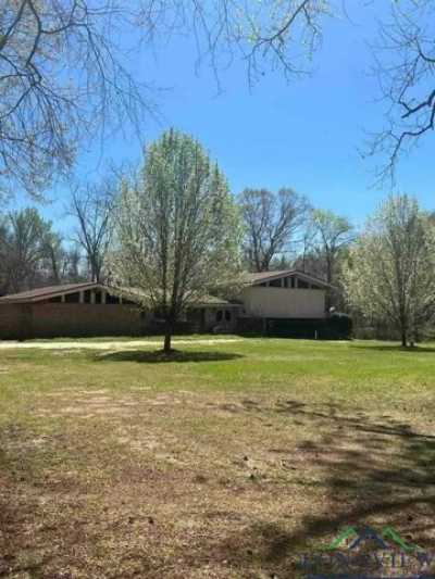 Home For Sale in Timpson, Texas