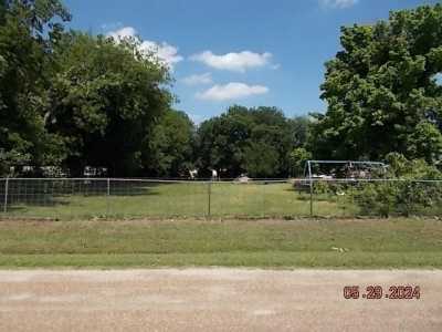 Residential Land For Sale in Newark, Texas