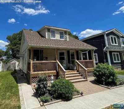 Home For Rent in Fair Lawn, New Jersey