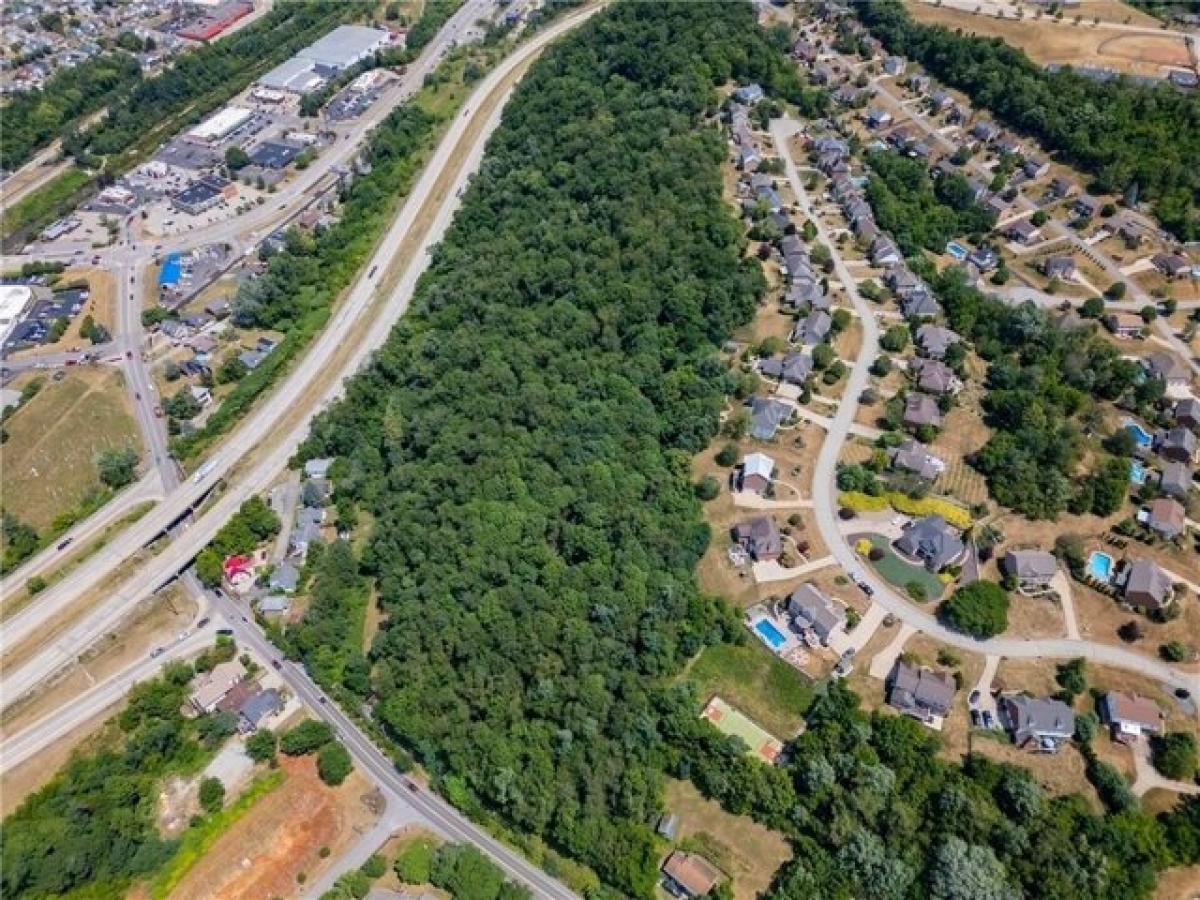 Picture of Home For Sale in Canonsburg, Pennsylvania, United States