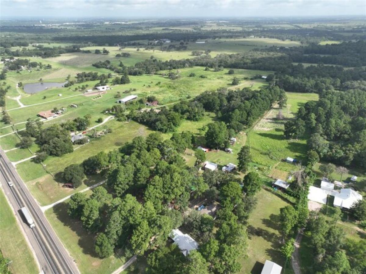 Picture of Residential Land For Sale in Navasota, Texas, United States