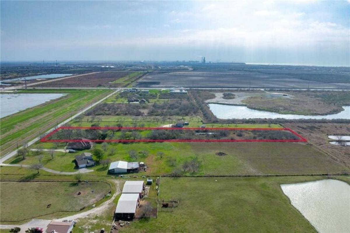 Picture of Residential Land For Sale in Portland, Texas, United States