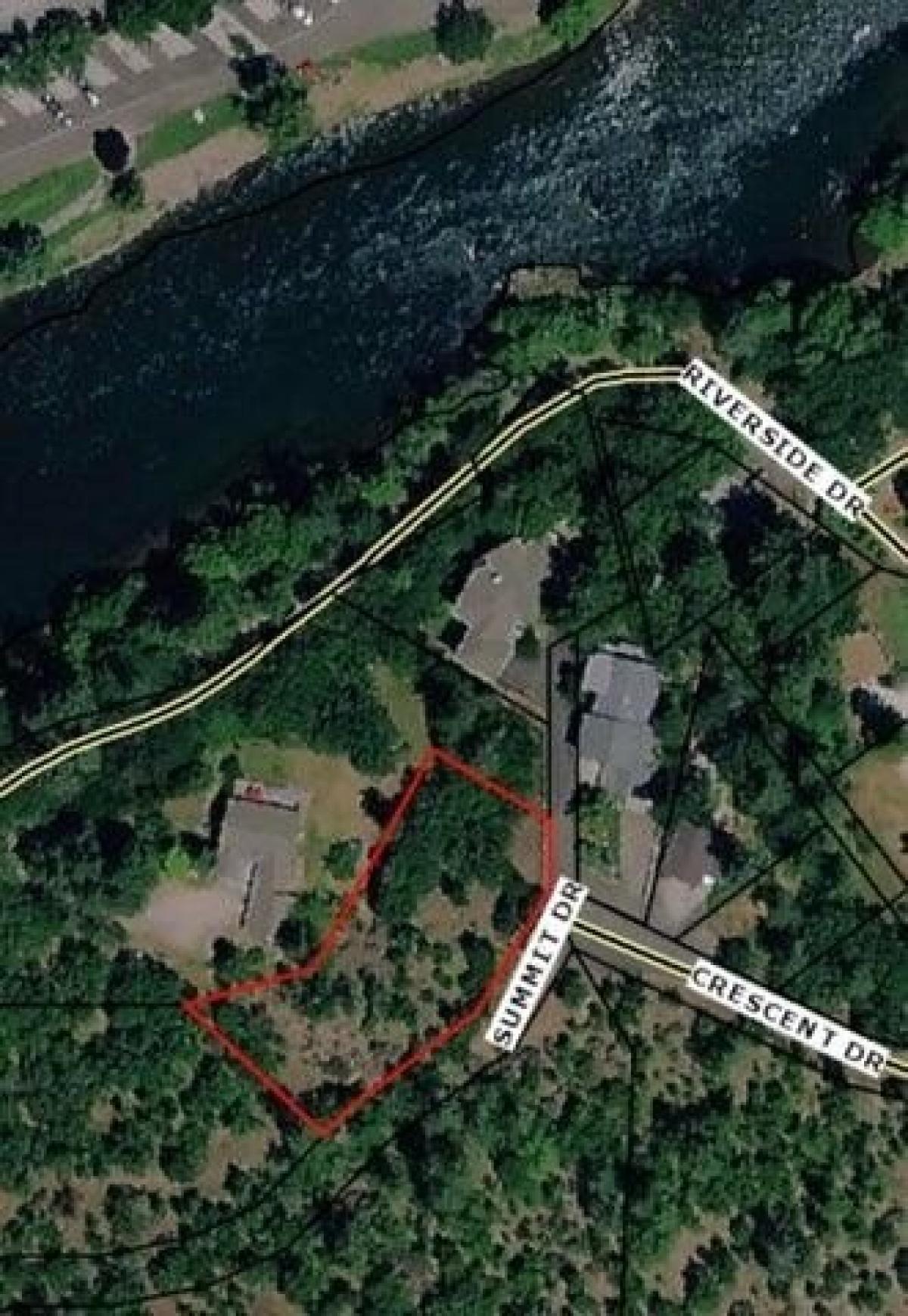 Picture of Residential Land For Sale in Shady Cove, Oregon, United States