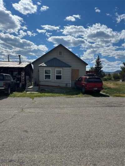 Home For Sale in Melrose, Montana