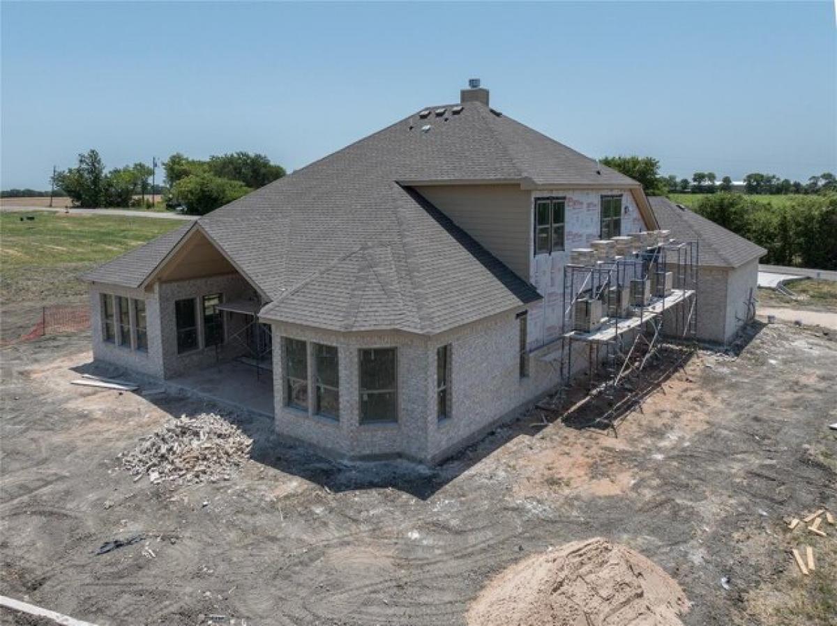 Picture of Home For Sale in Blue Ridge, Texas, United States