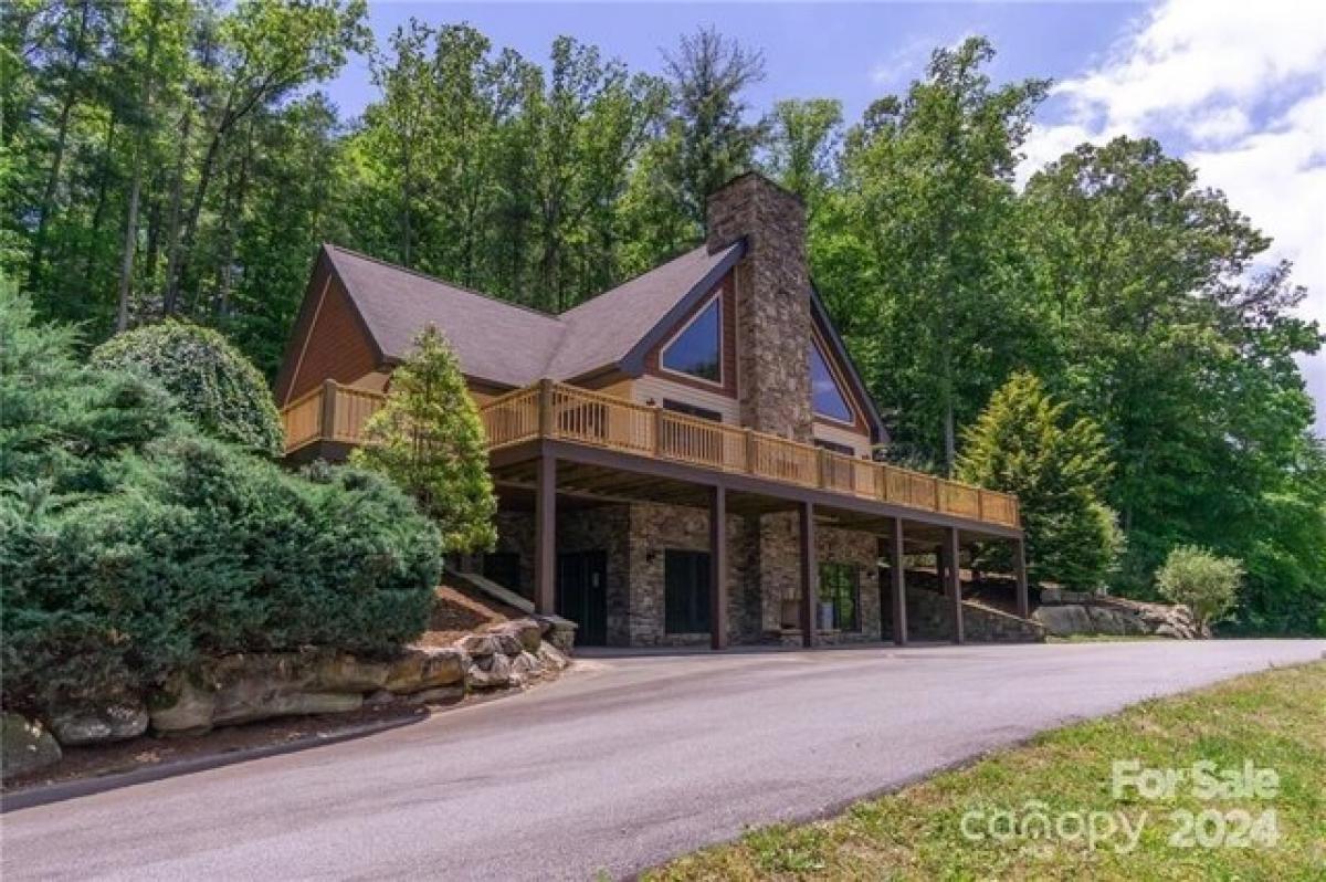 Picture of Home For Sale in Horse Shoe, North Carolina, United States