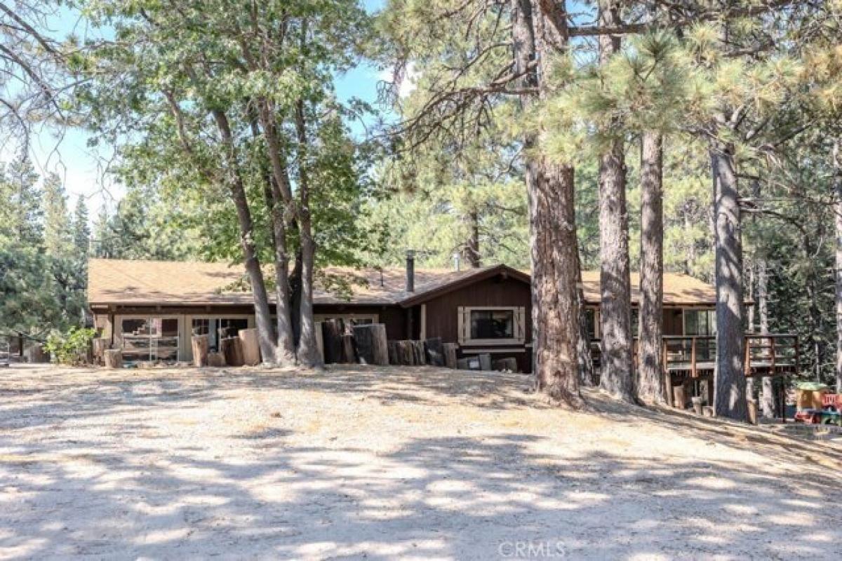 Picture of Home For Sale in Green Valley Lake, California, United States