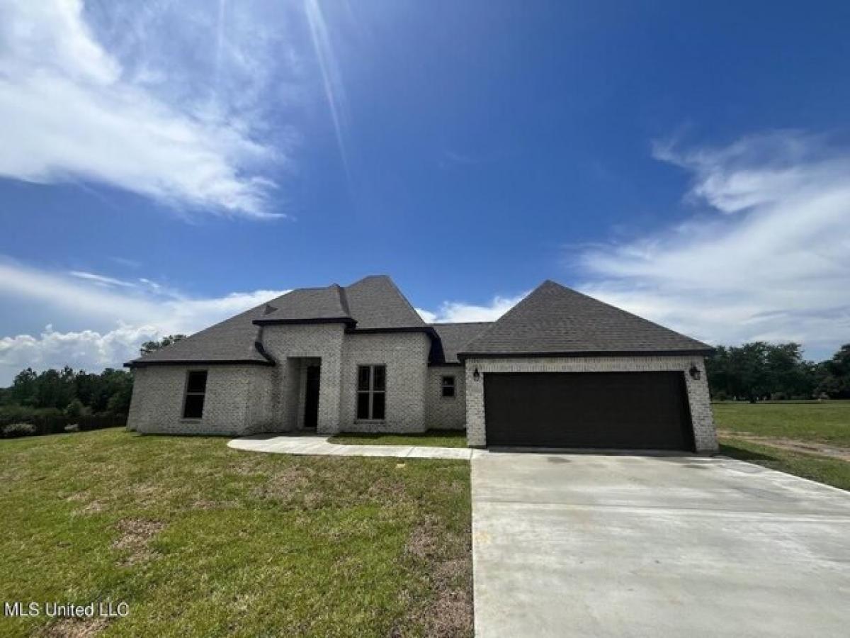 Picture of Home For Sale in Kiln, Mississippi, United States