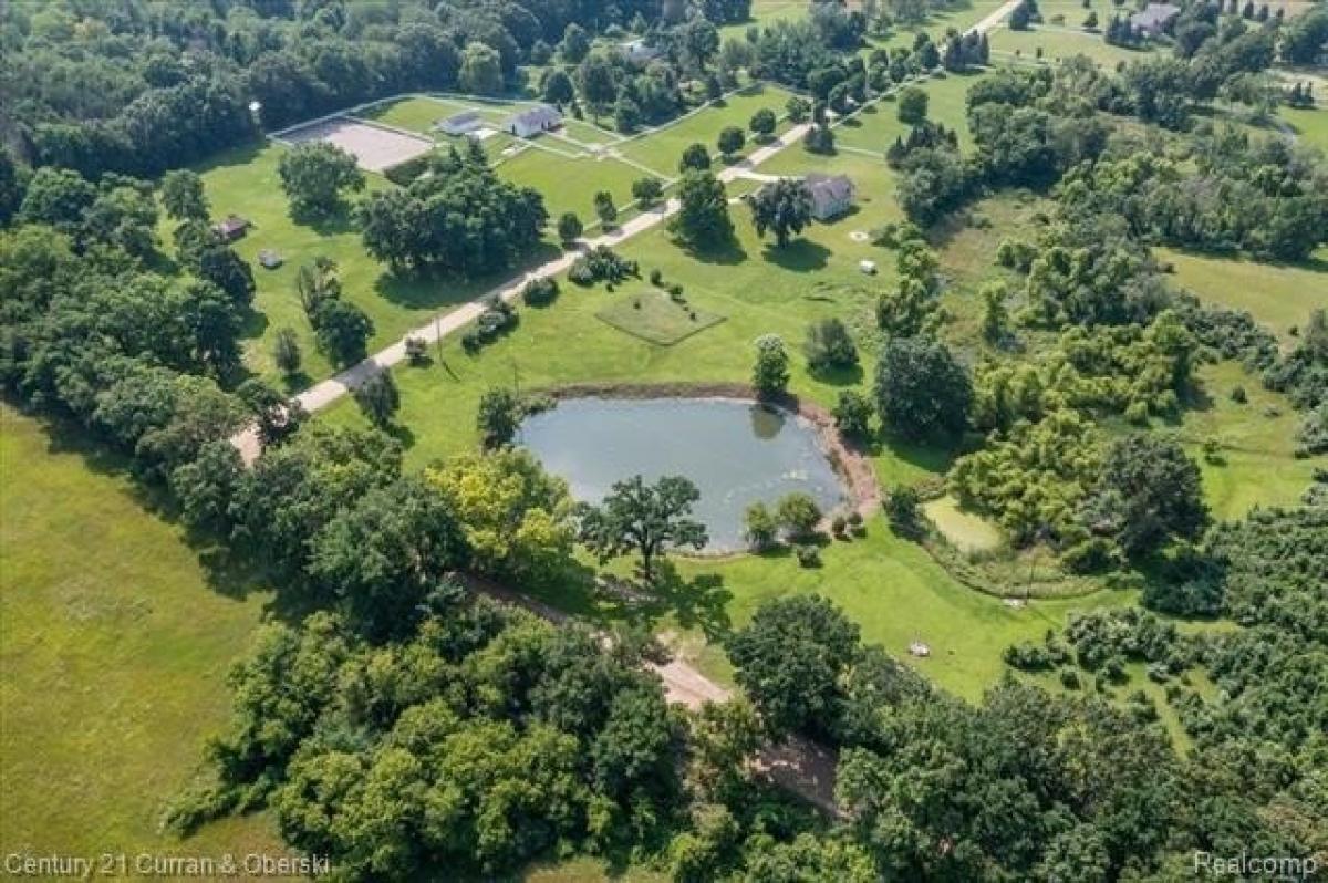 Picture of Residential Land For Sale in Milford, Michigan, United States