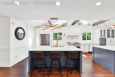 Home For Sale in Grosse Pointe Park, Michigan