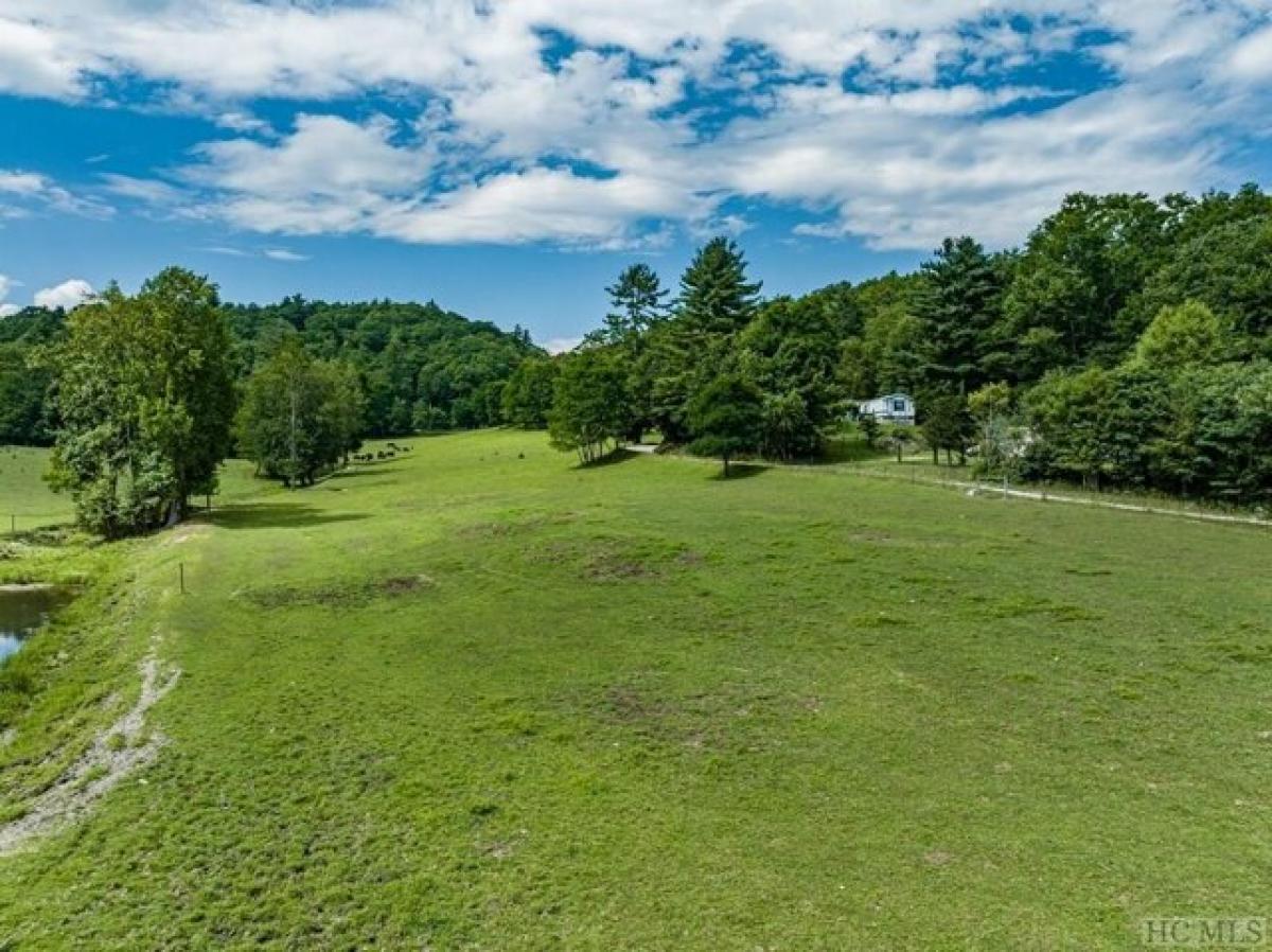 Picture of Residential Land For Sale in Cullowhee, North Carolina, United States