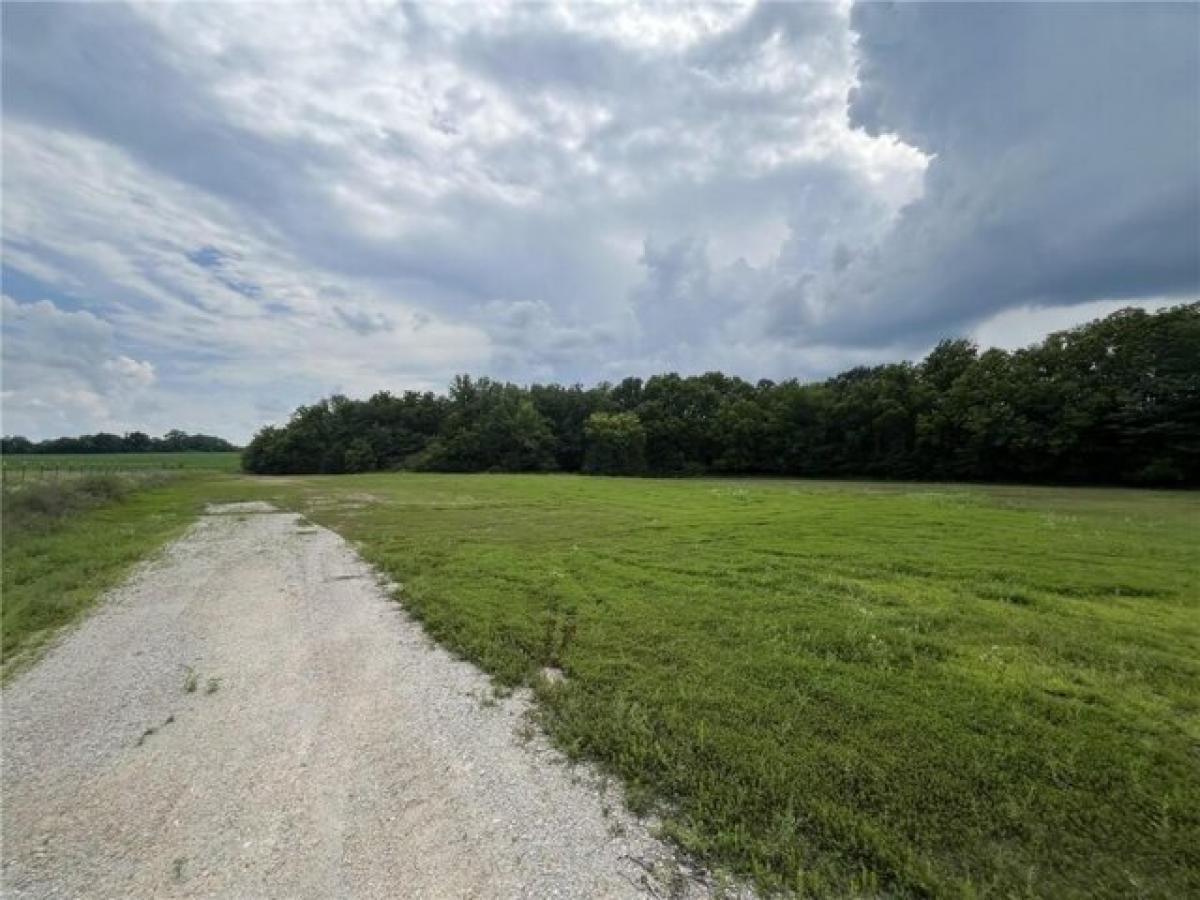 Picture of Residential Land For Sale in Sedalia, Missouri, United States