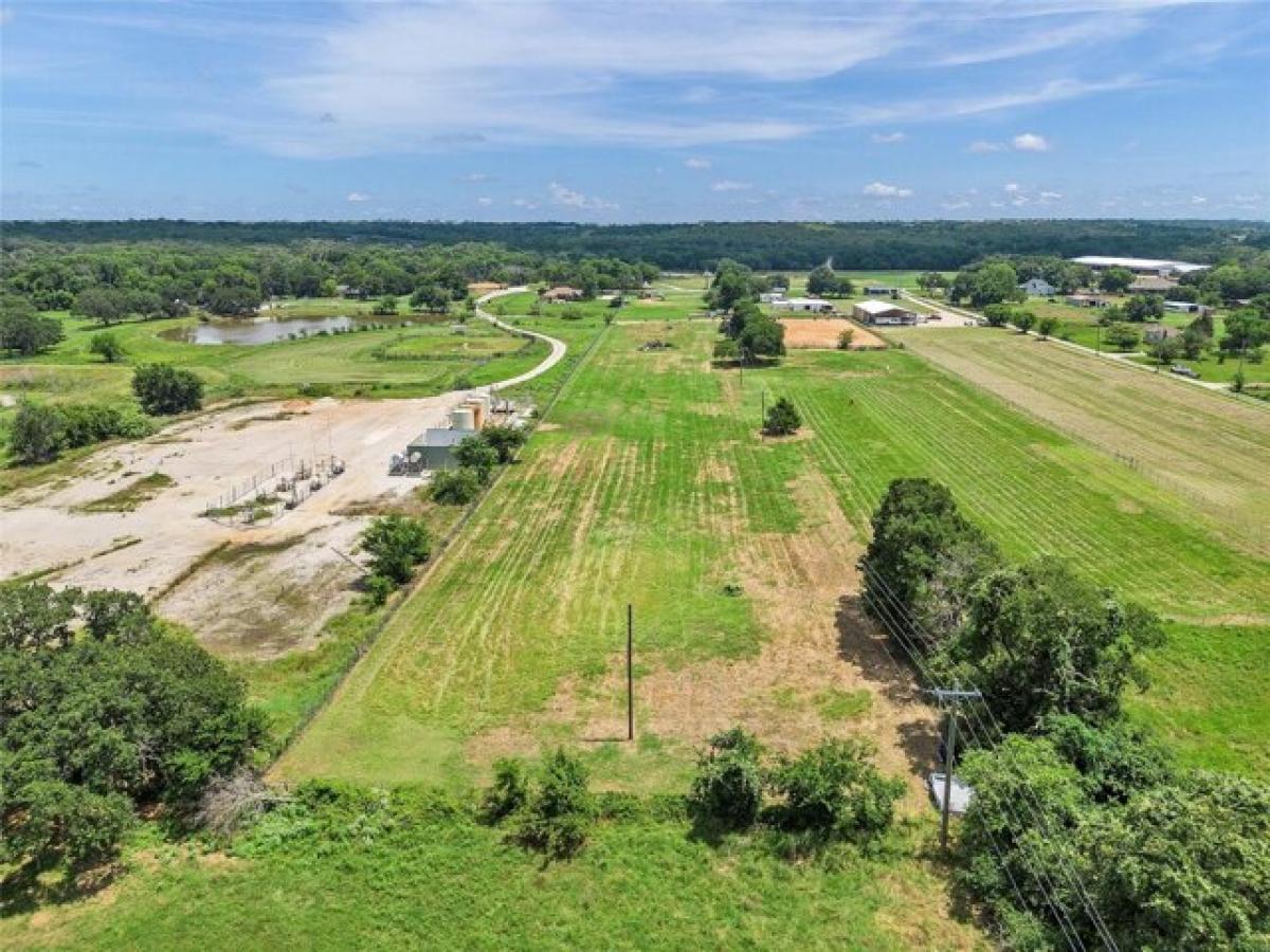 Picture of Residential Land For Sale in Alvarado, Texas, United States