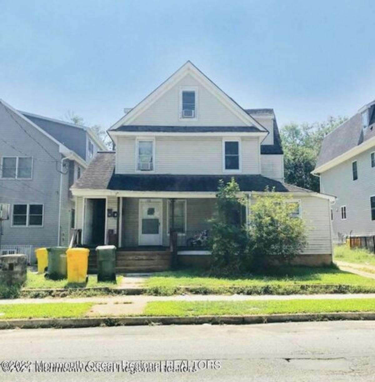 Picture of Home For Sale in Lakewood, New Jersey, United States