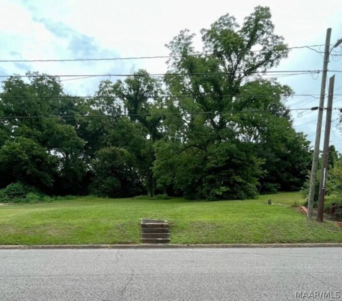 Picture of Residential Land For Sale in Montgomery, Alabama, United States