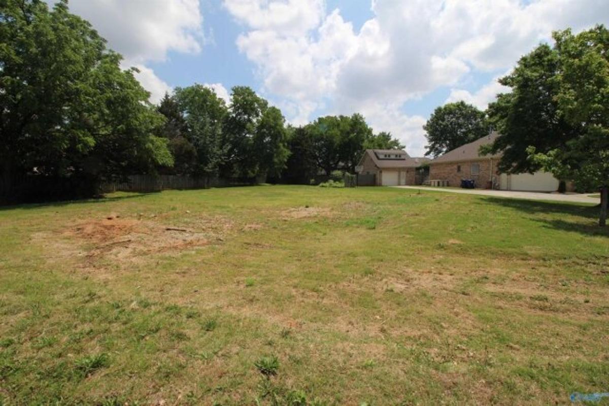 Picture of Residential Land For Sale in Huntsville, Alabama, United States