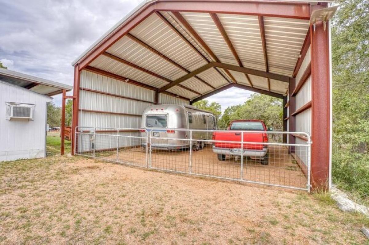 Picture of Residential Land For Sale in Dripping Springs, Texas, United States