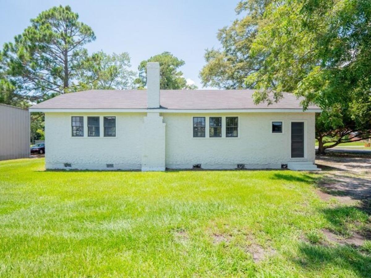 Picture of Home For Sale in Nashville, Georgia, United States