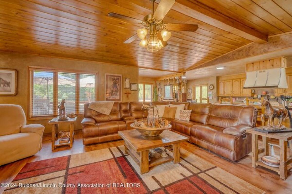 Picture of Home For Sale in Ruidoso Downs, New Mexico, United States