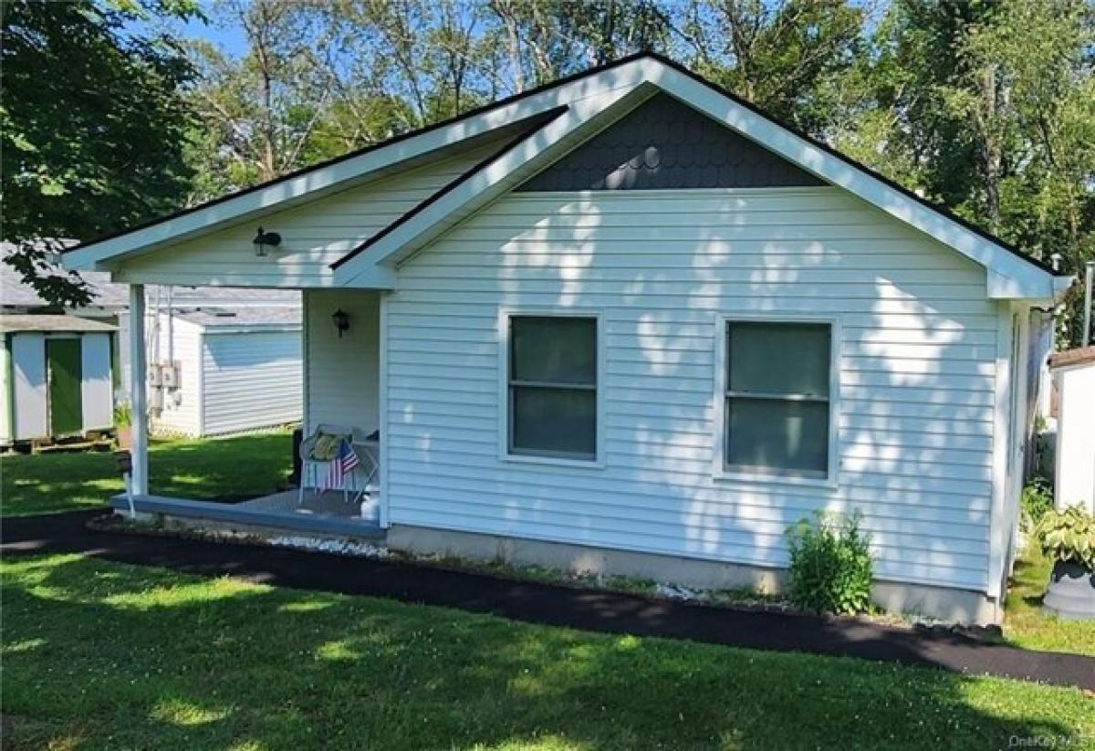 Picture of Home For Sale in Hopewell Junction, New York, United States