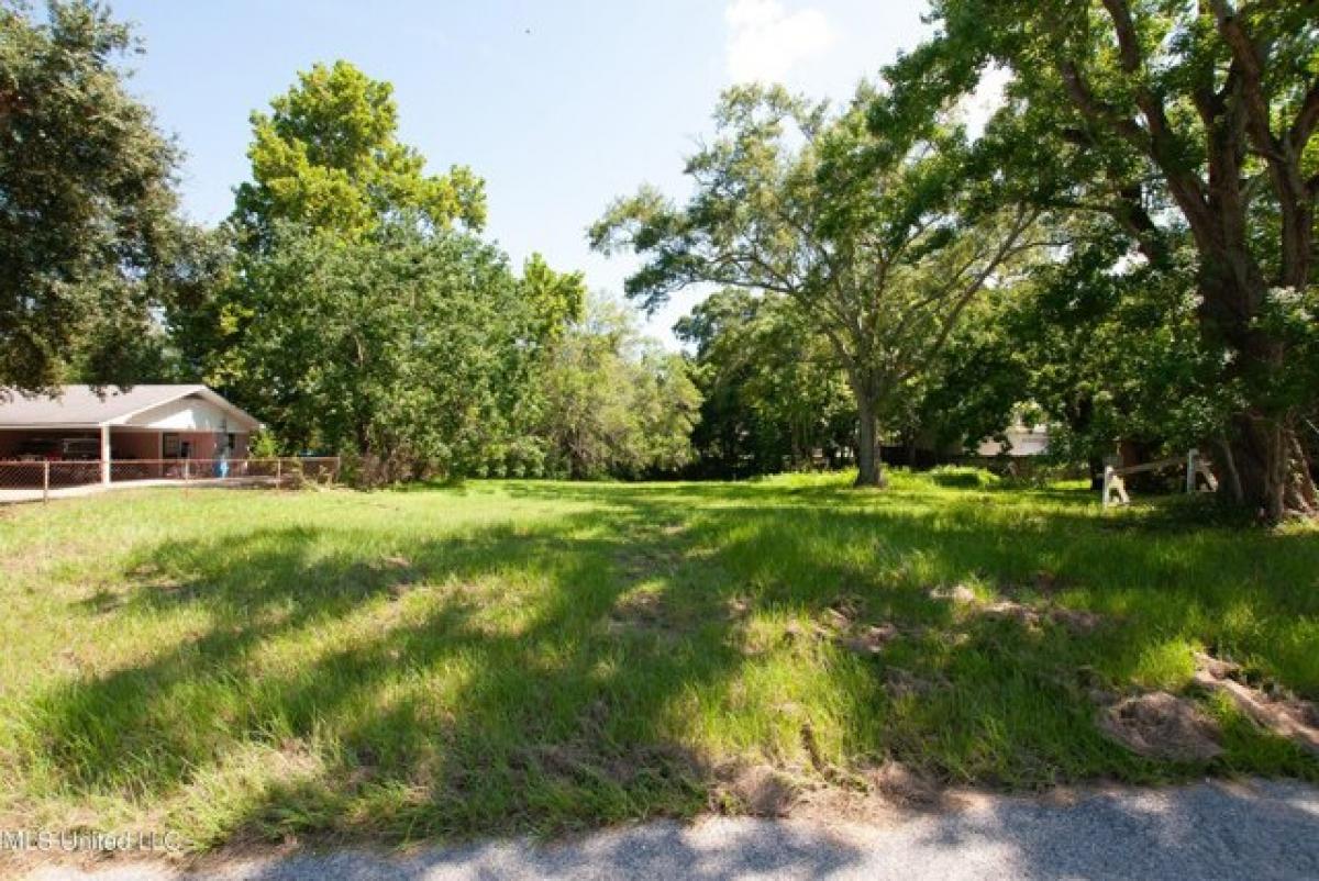 Picture of Residential Land For Sale in Pascagoula, Mississippi, United States