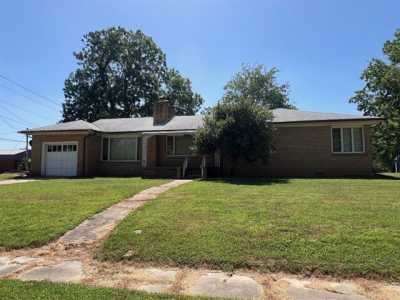 Home For Sale in Weleetka, Oklahoma