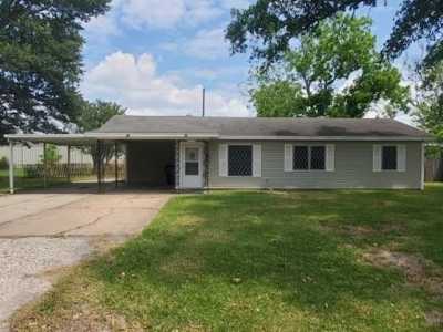 Home For Sale in Nederland, Texas