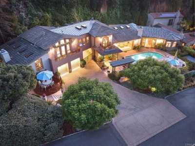 Home For Sale in Solana Beach, California